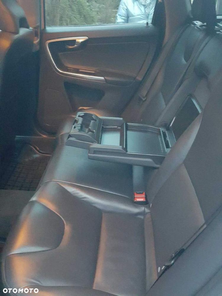 Volvo XC 60 D4 AWD Summum - 6