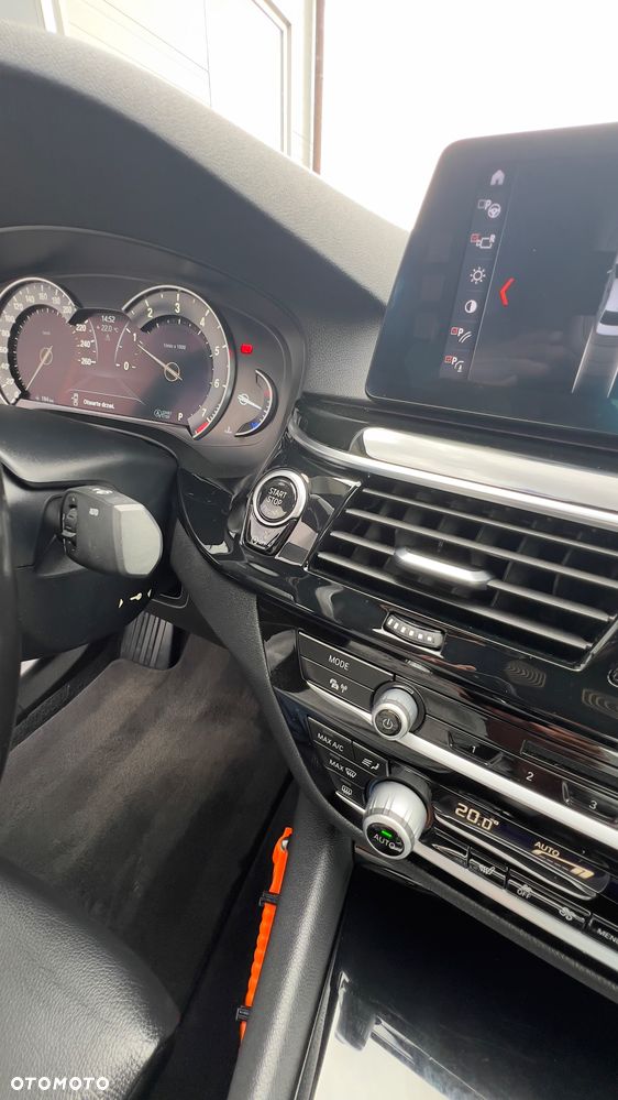 BMW Seria 5 520i Sport Line - 21