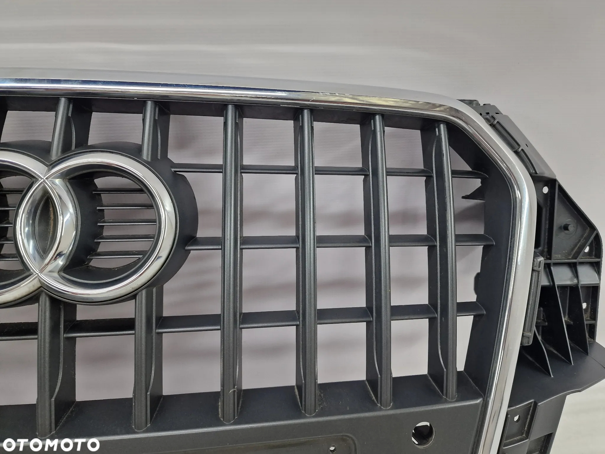 AUDI Q3 8U0 10-14 ATRAPA / GRILL PRZEDNI PRZÓD NA PDC , NR 8U0853653H / 8U0853651H / 8U0853651J / 8U0853651K , NR AUKCJI GR171 - 5
