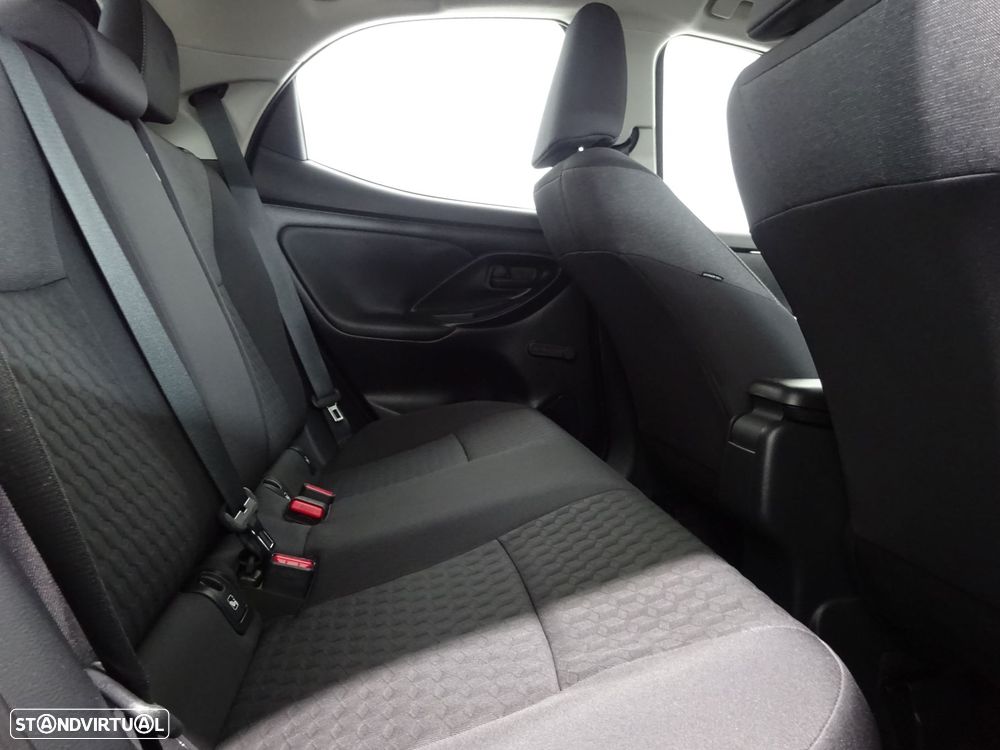 Toyota Yaris 1.5 HDF Comfort Plus - 8