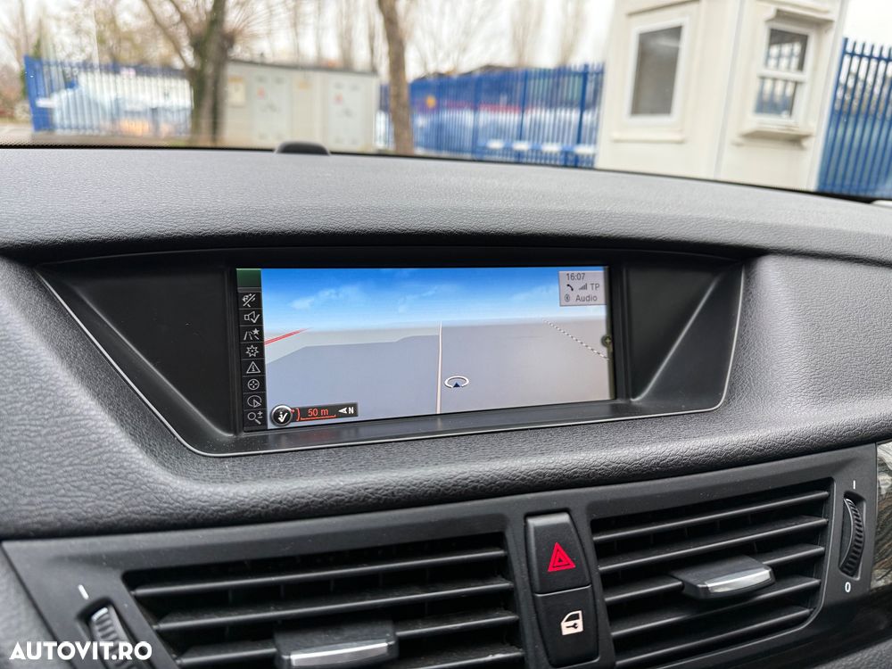 BMW X1 xDrive20d - 16