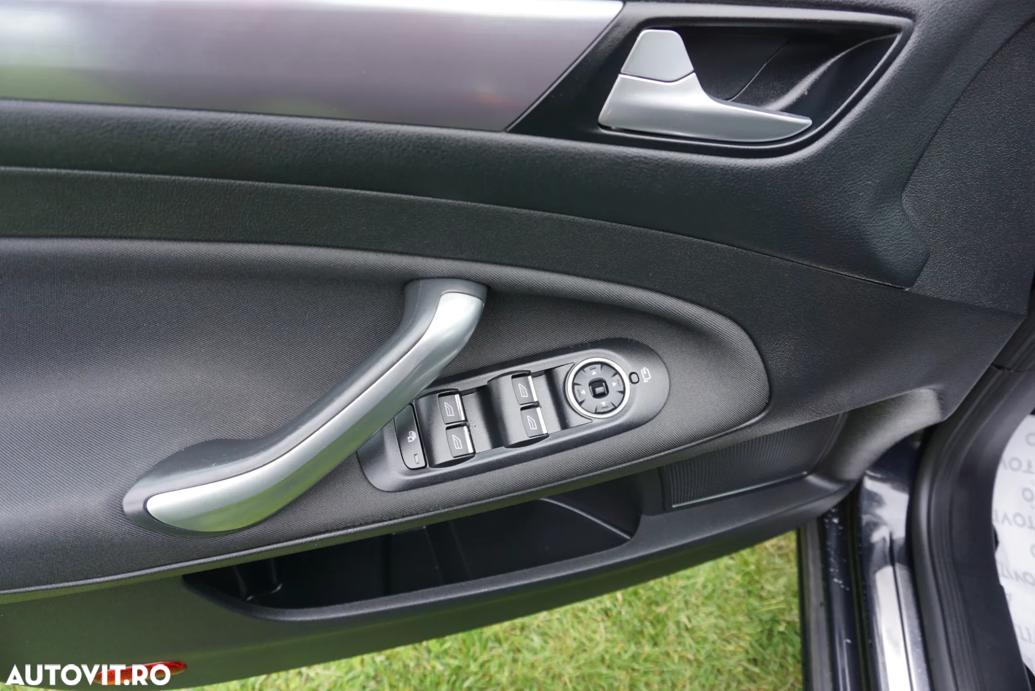 Ford Mondeo 2.0 EcoBoost Powershift Titanium - 16