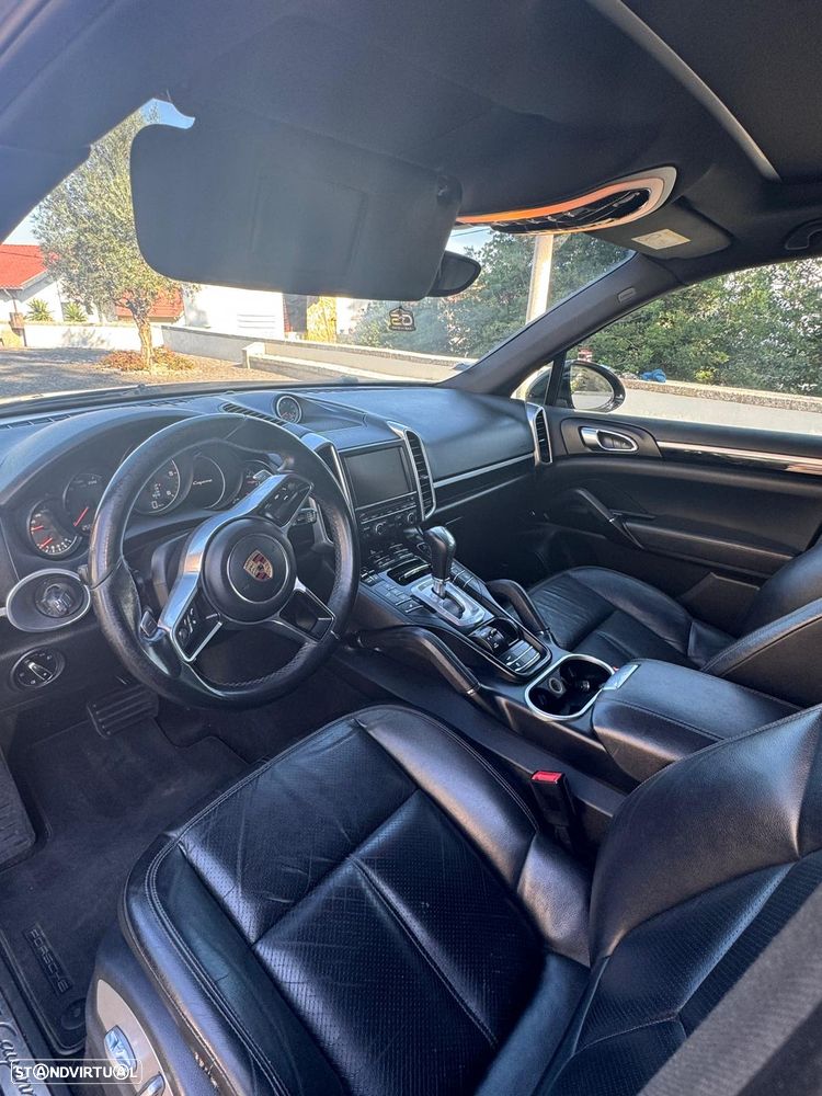 Porsche Cayenne - 20