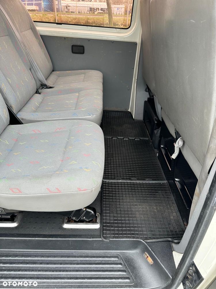 Volkswagen Transporter - 5