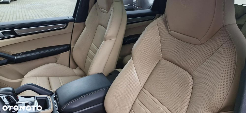 Porsche Cayenne E-Hybrid Platinum Edition - 14
