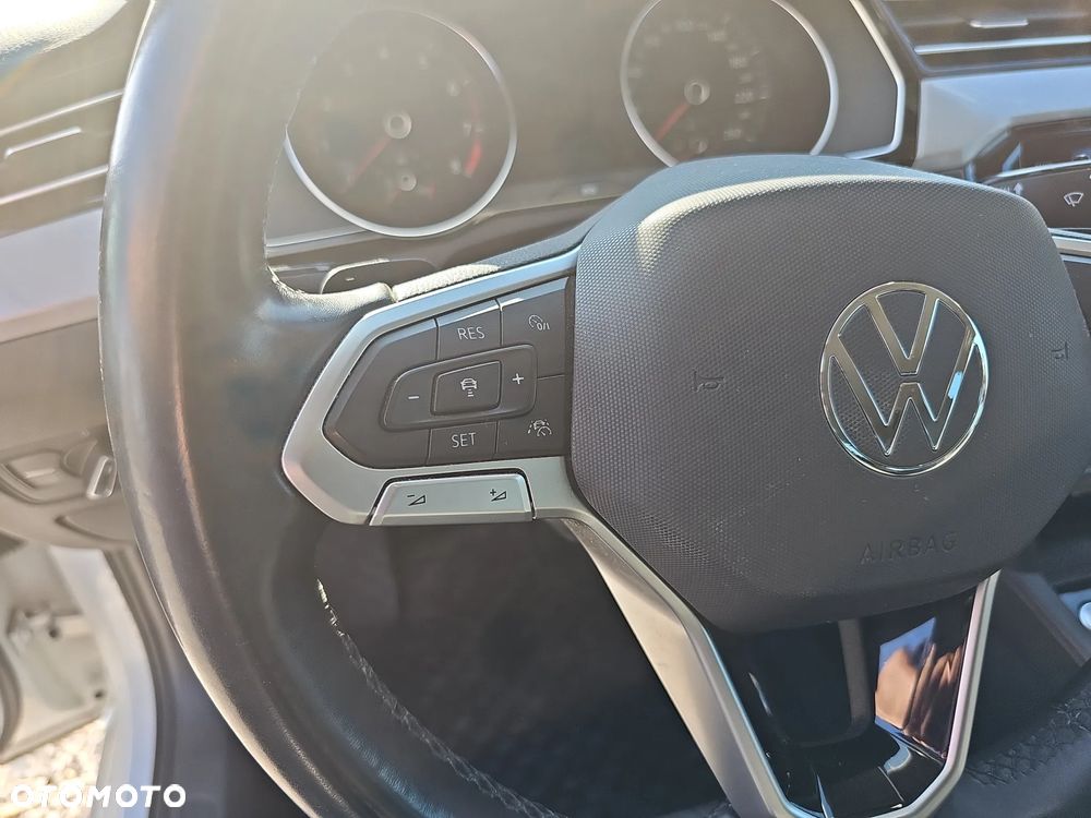 Volkswagen Passat 2.0 TSI Business DSG - 17