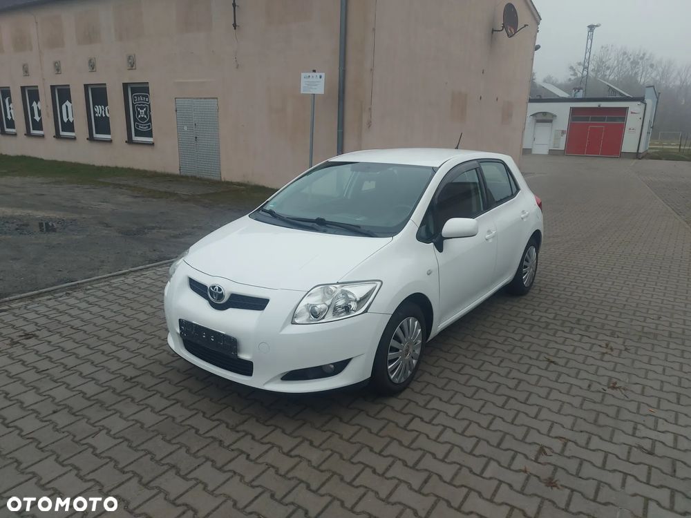 Toyota Auris 1.6 VVT-i Executive - 17