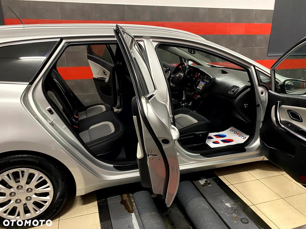 Kia Ceed 1.6 GDI Platinum Edition - 25