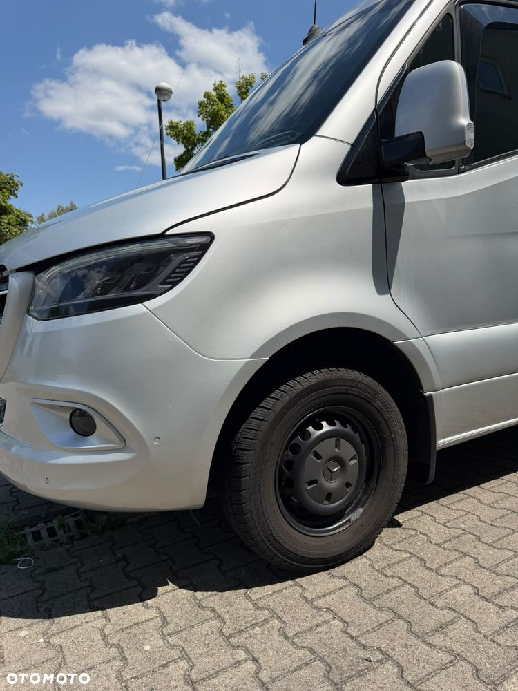 Mercedes-Benz Sprinter - 25