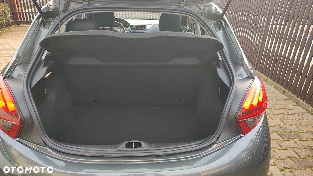 Peugeot 208 - 9