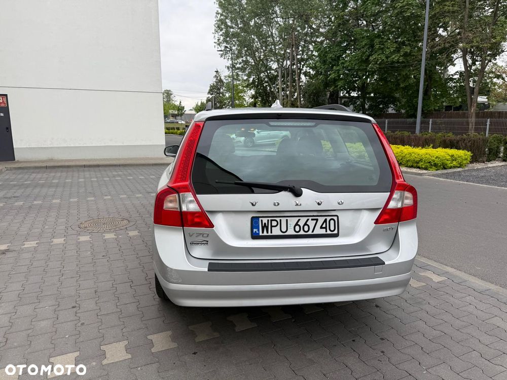 Volvo V70 2.0T Momentum - 14
