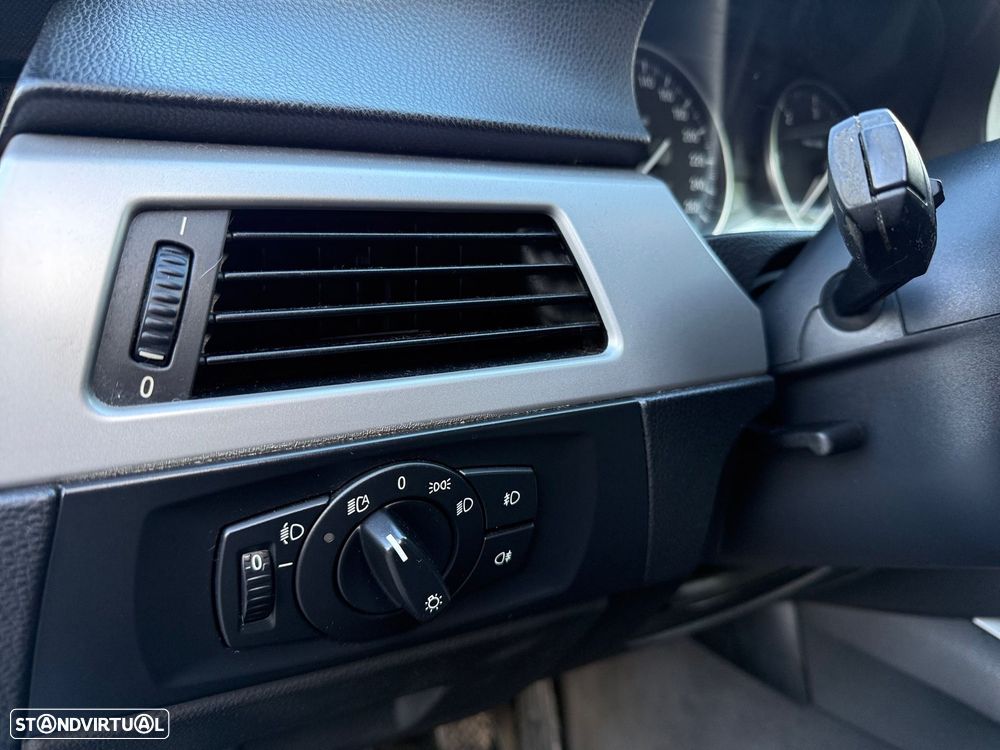 BMW 318 d Navigation - 12