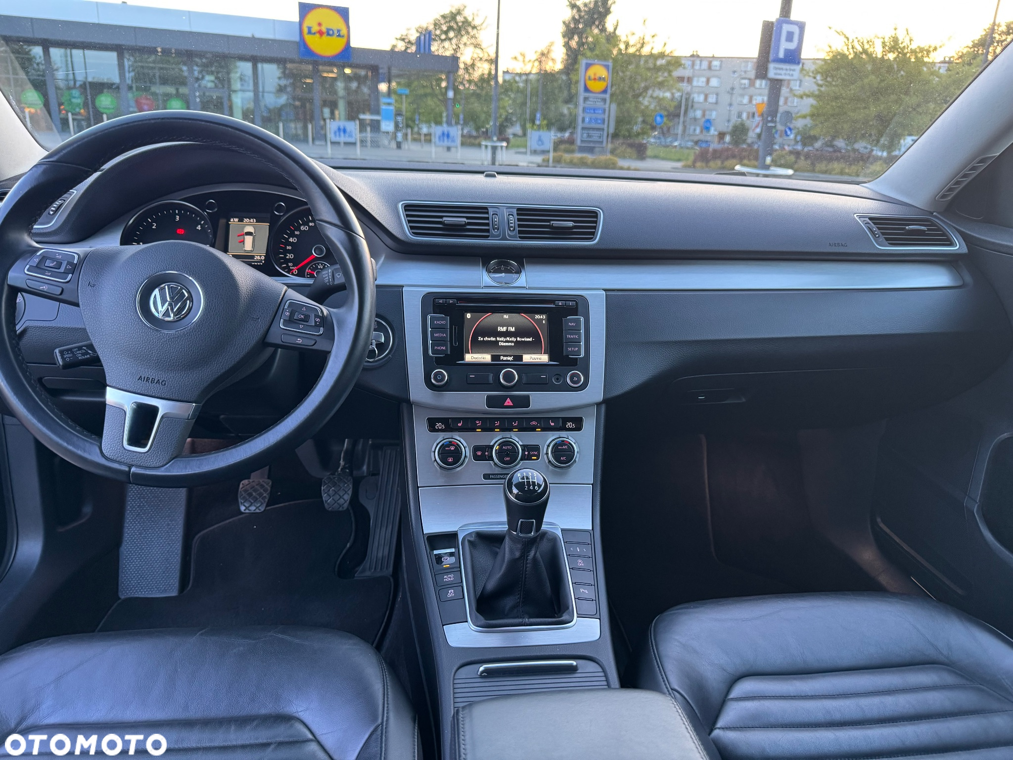 Volkswagen Passat 2.0 TDI Highline - 15