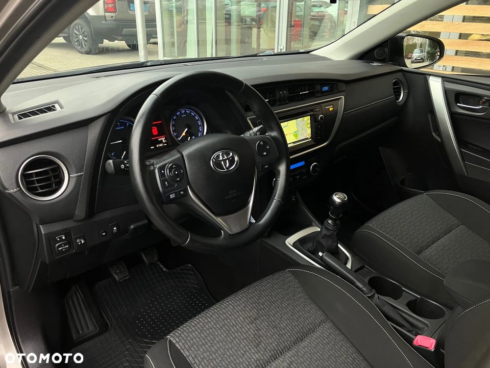 Toyota Auris 1.6 Premium - 27