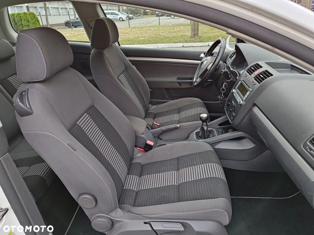 Volkswagen Golf V 1.9 TDI Comfortline - 9