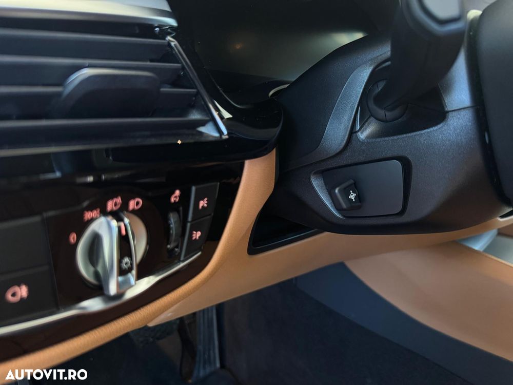 BMW Seria 5 530d xDrive AT MHEV - 15