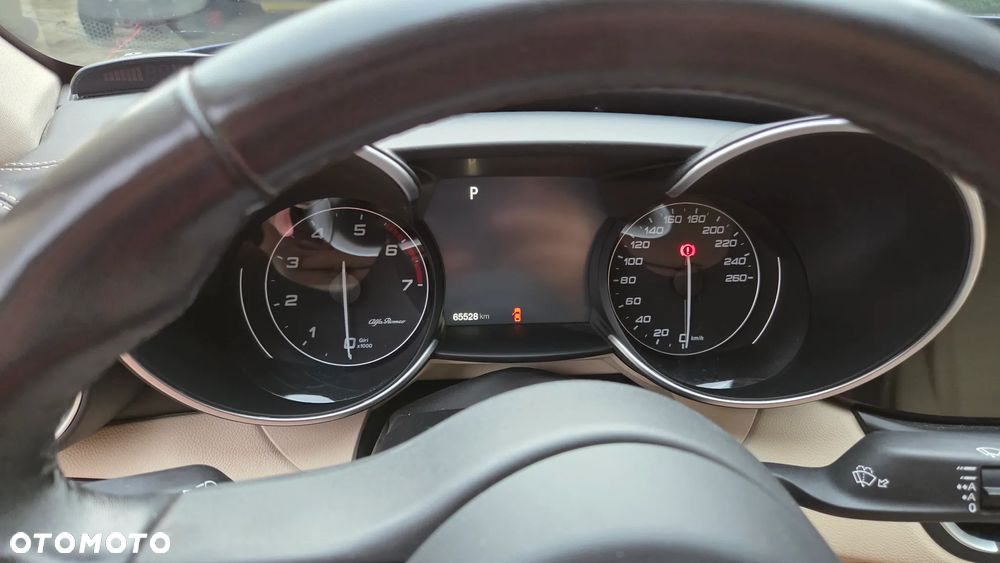 Alfa Romeo Giulia 2.0 Turbo Super - 11
