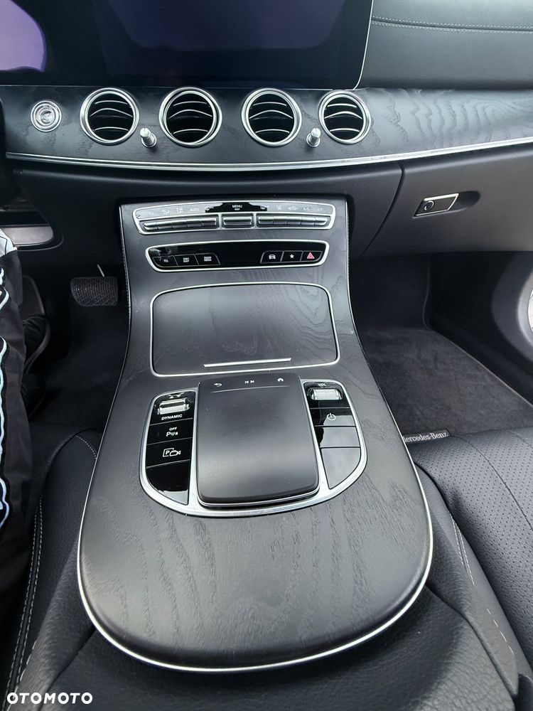 Mercedes-Benz Klasa E 300 Exclusive - 11