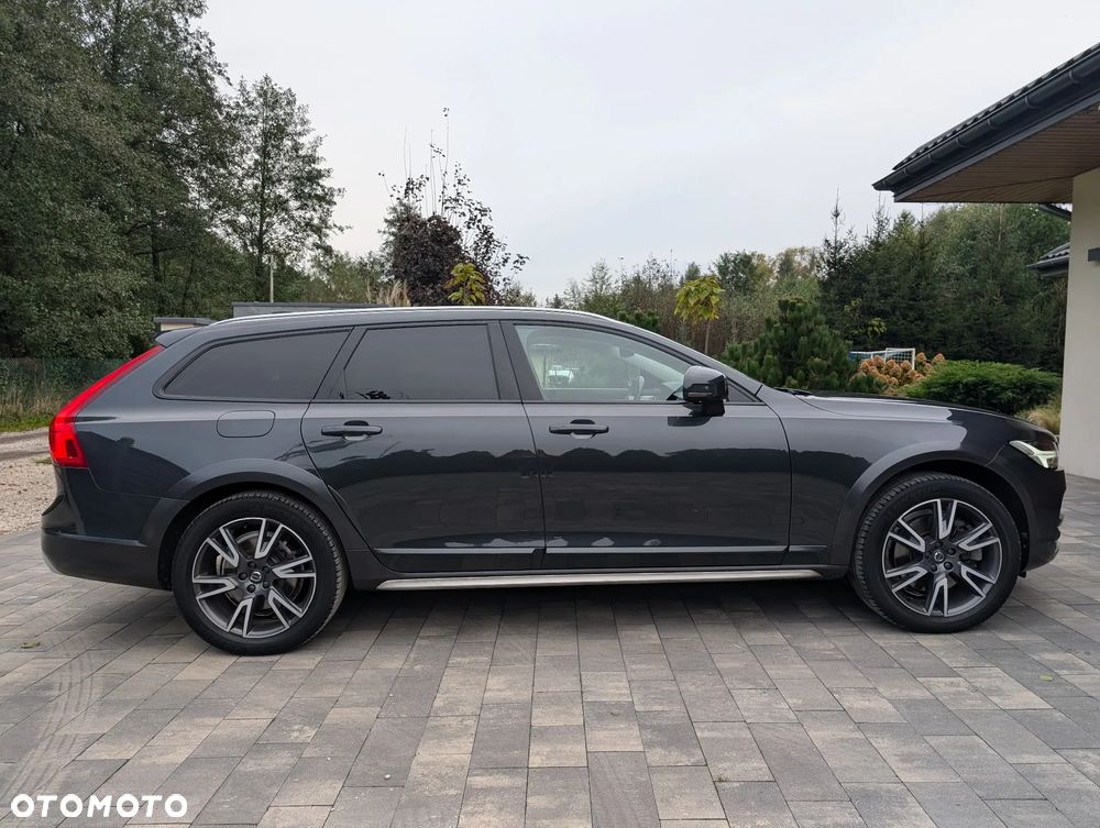Volvo V90 Cross Country - 4