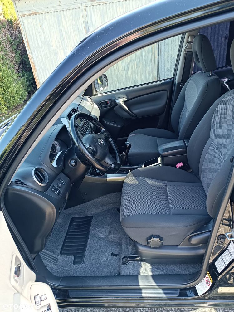 Toyota RAV4 - 24