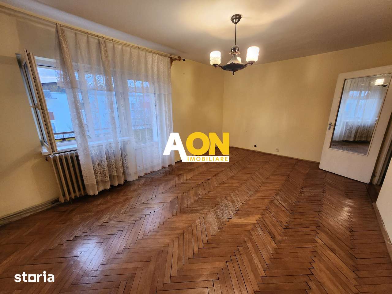 De vanzare apartament 3 camere, Cetate — fotografia 1