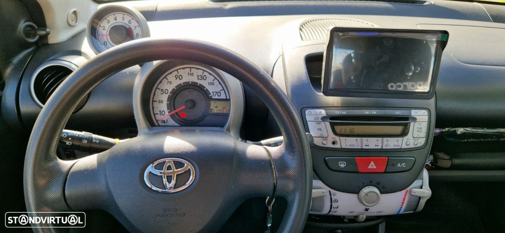 Toyota Aygo 1.0 + AC - 8