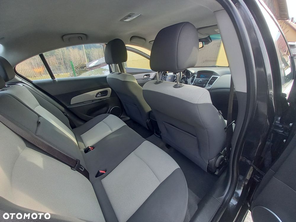 Chevrolet Cruze - 13