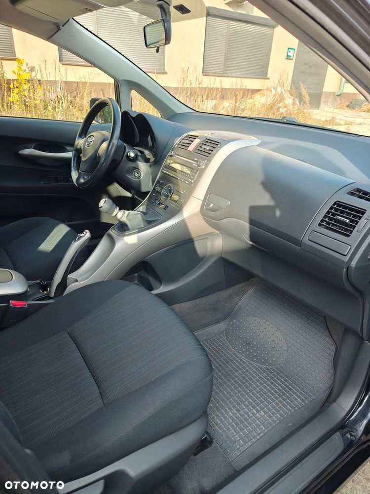 Toyota Auris 2.0 D-4D Prestige - 12