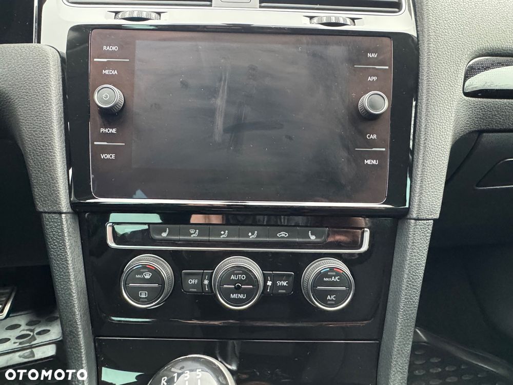 Volkswagen Golf 1.6 TDI BlueMotion Technology Comfortline - 11