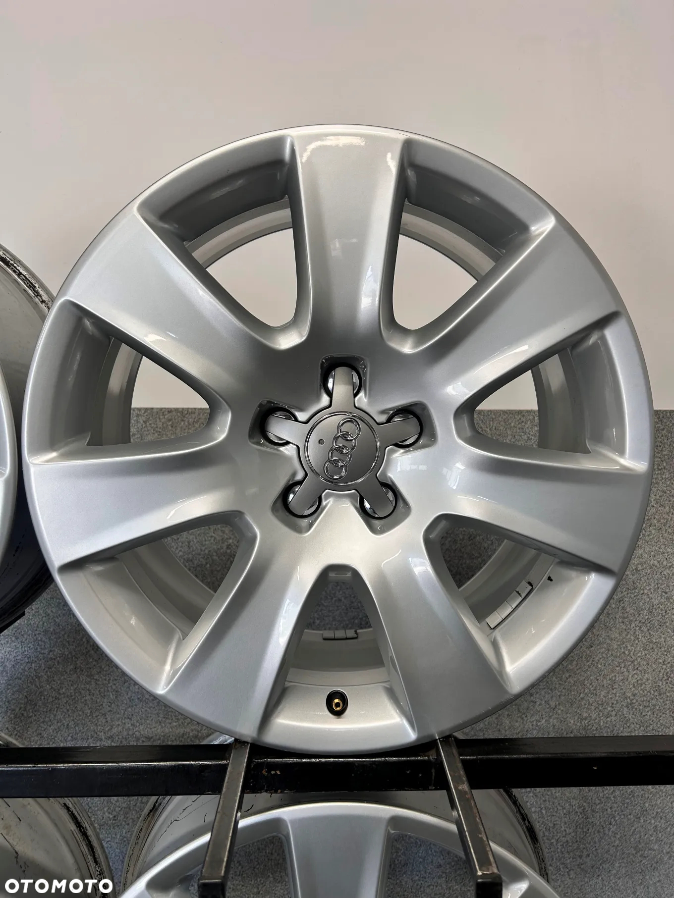 4 FELGI ALU. AUDI A8 S8 D4 18'' 7,5J ET26 - 5