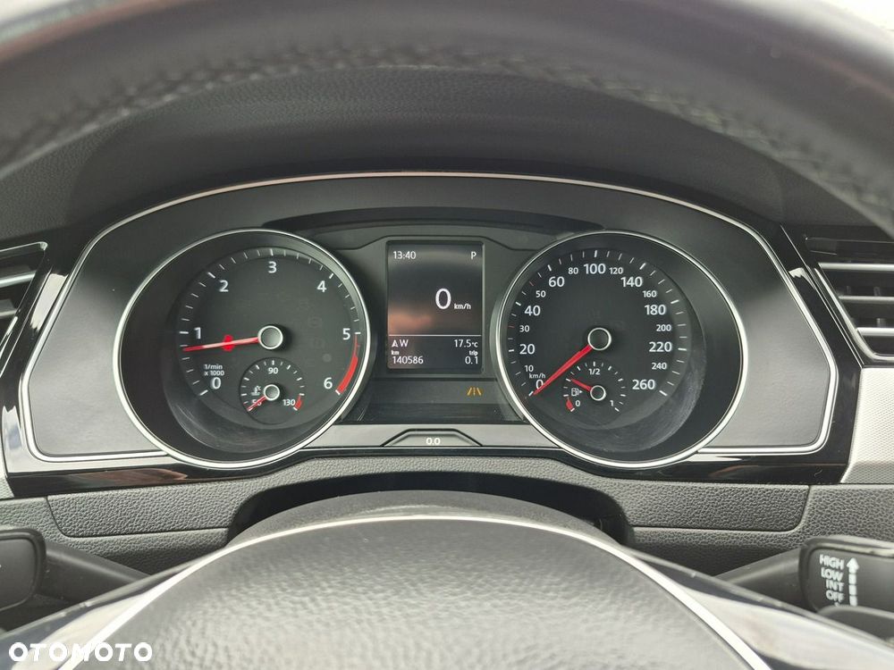 Volkswagen Passat - 28