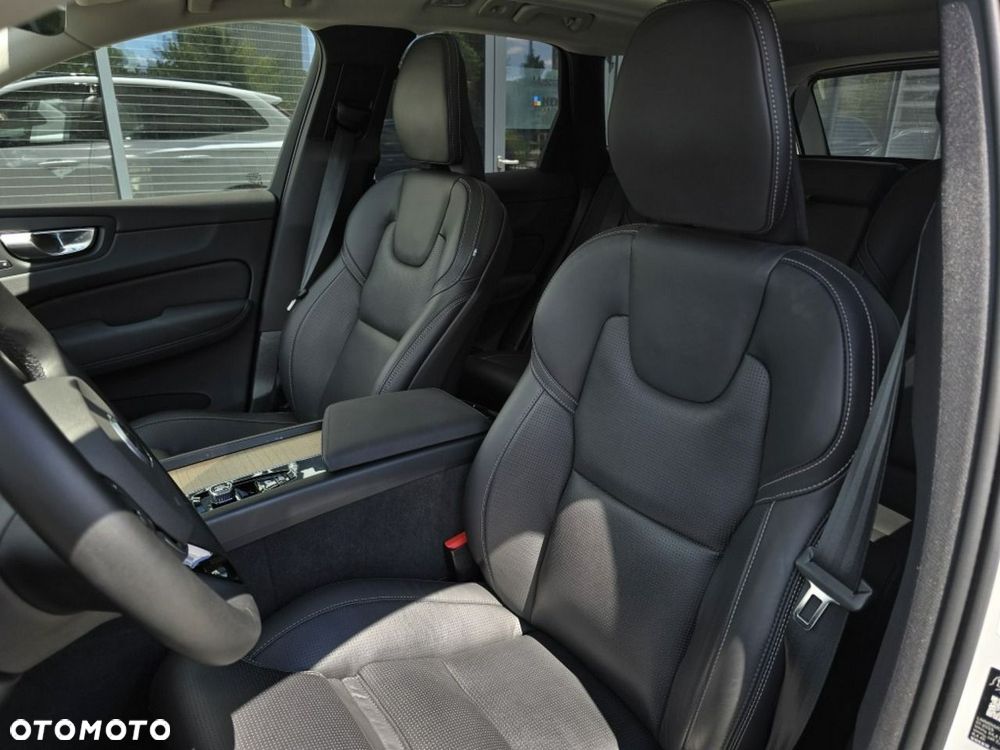 Volvo XC 60 B5 B AWD Ultra Dark - 7