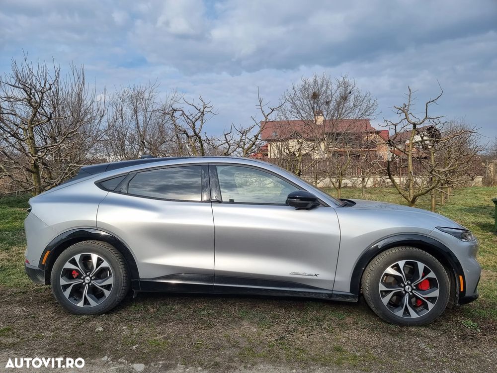 Ford Mustang Mach-E AWD PREMIUM - 3