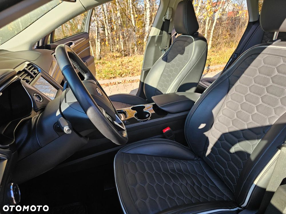 Ford Mondeo 2.0 Hybrid Vignale - 16