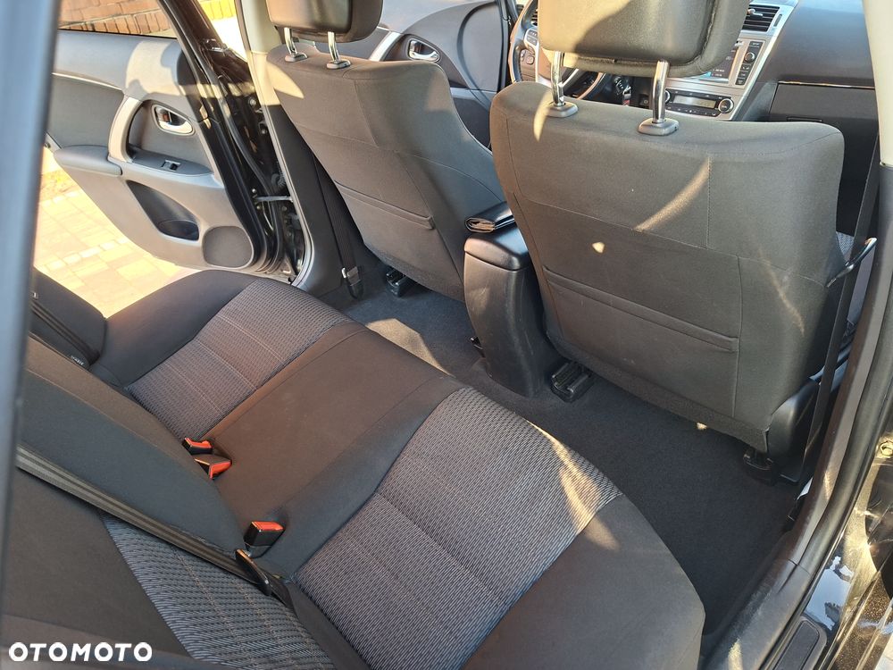 Toyota Avensis 2.0 D-4D Premium - 7