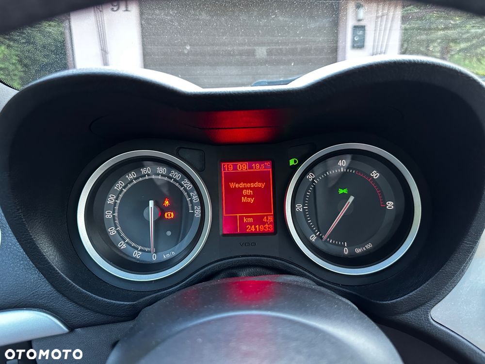 Alfa Romeo Brera 2.4JTDM - 12