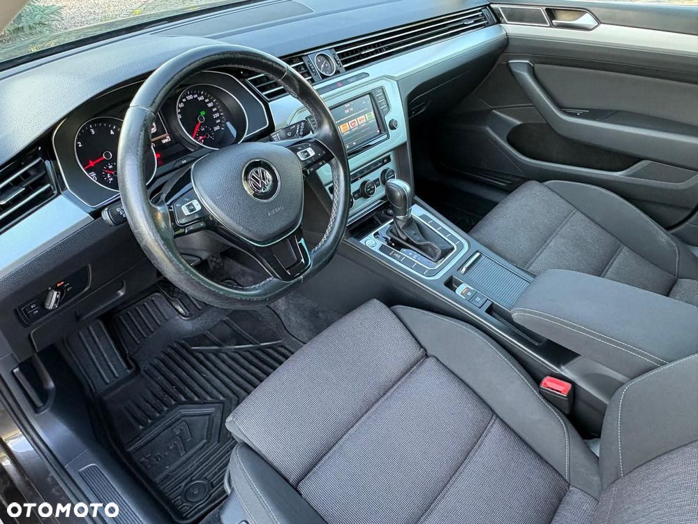 Volkswagen Passat 2.0 TDI BMT Comfortline DSG - 16