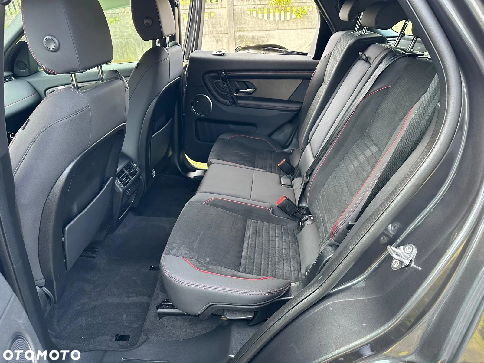 Land Rover Discovery Sport 2.0 D180 R-Dynamic S - 27