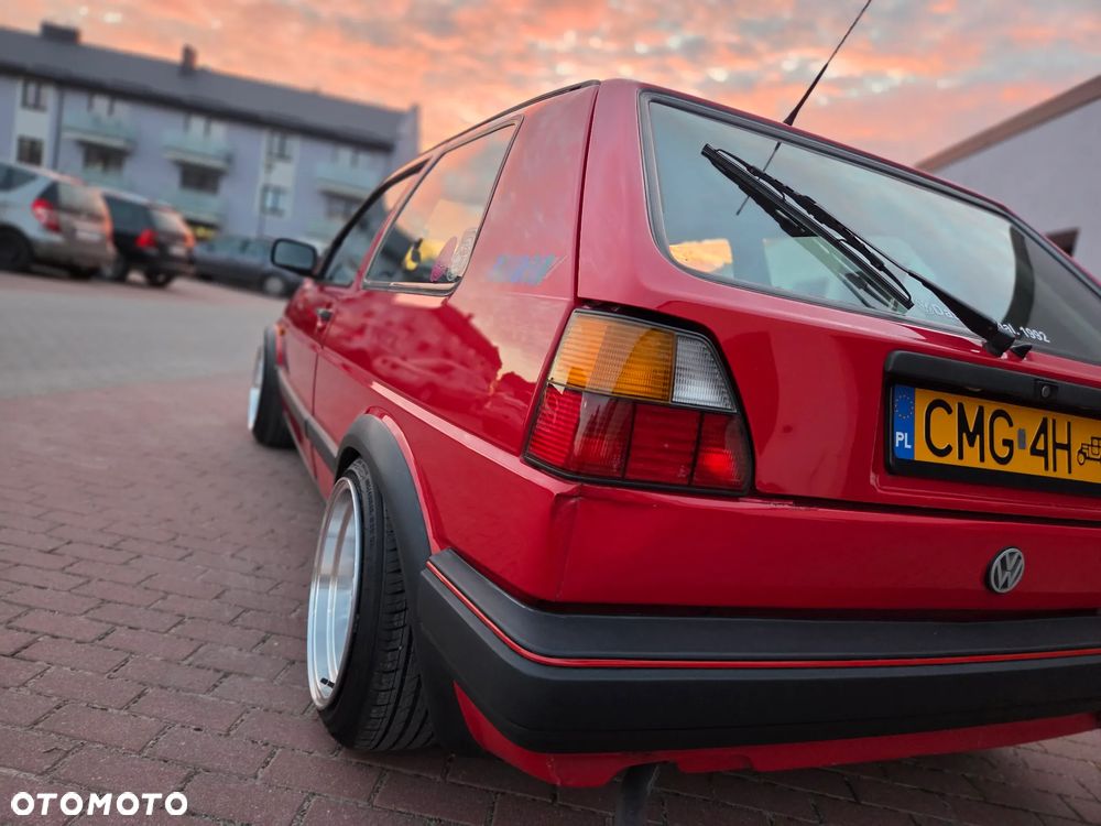 Volkswagen Golf 1.3 - 18