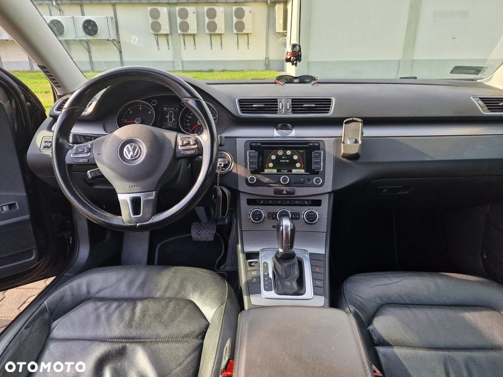 Volkswagen Passat 2.0 TDI Comfortline DSG - 11