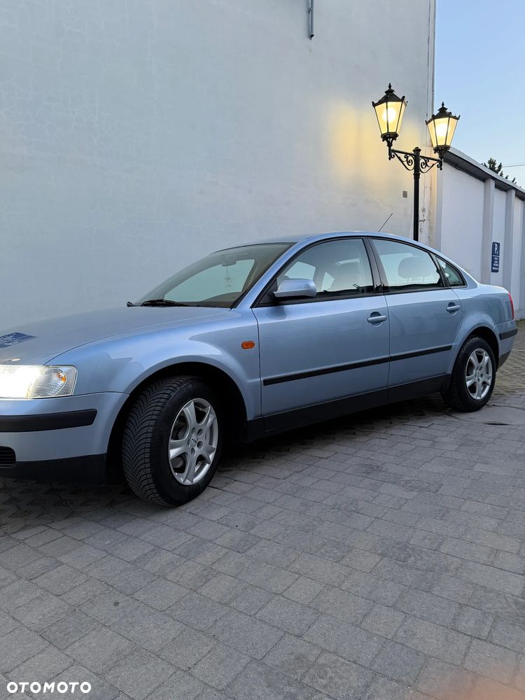 Volkswagen Passat - 10