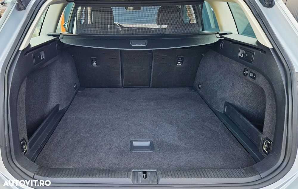Volkswagen Passat - 16