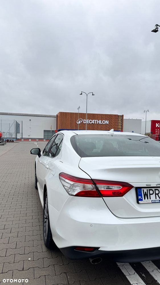Toyota Camry - 6