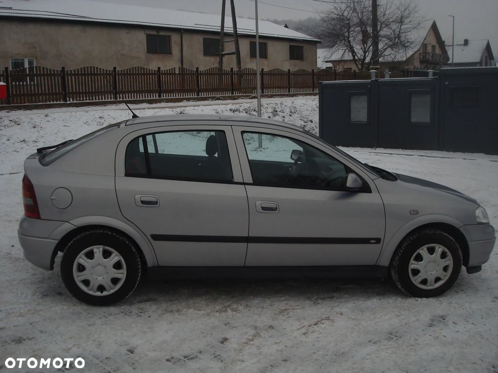 Opel Astra 1.6 Edition - 23