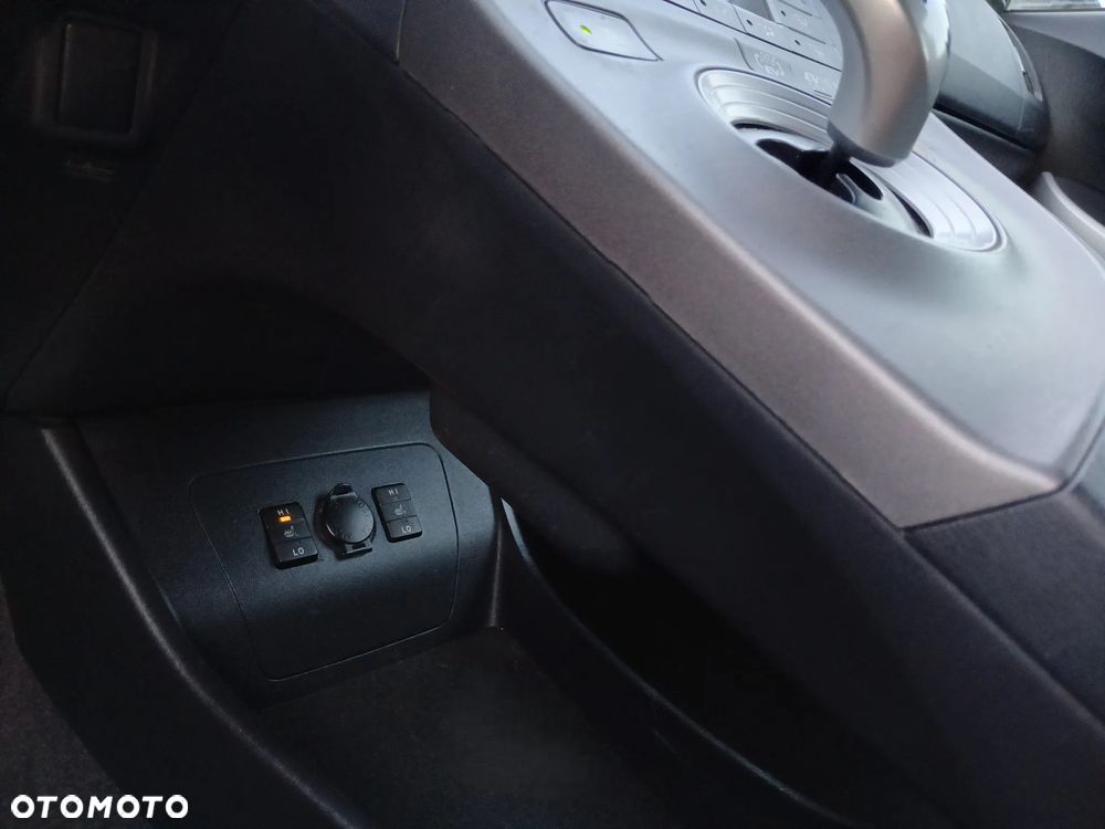Toyota Prius 1.8 HSD Prestige - 24