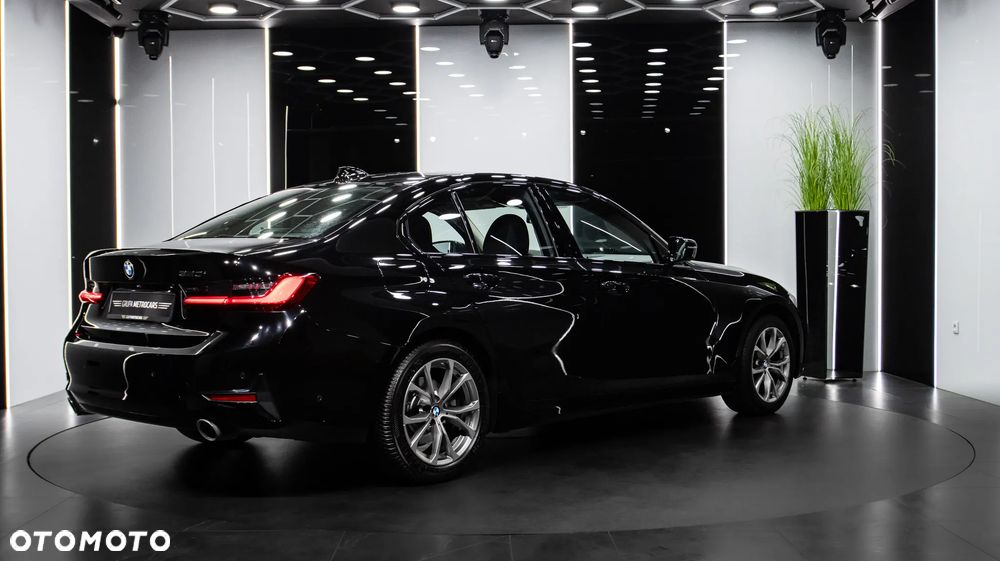 BMW Seria 3 320i - 7