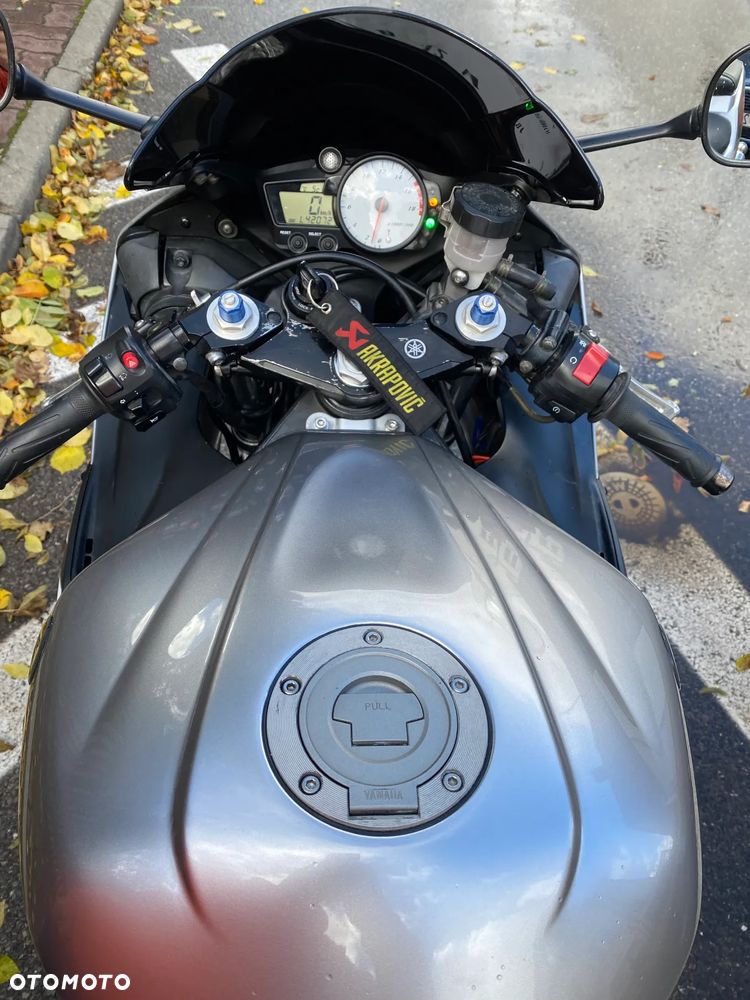 Yamaha R6 - 12