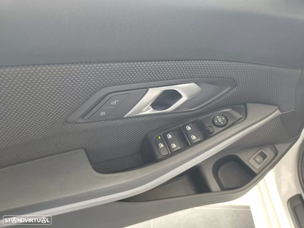 BMW 318 d Advantage - 19