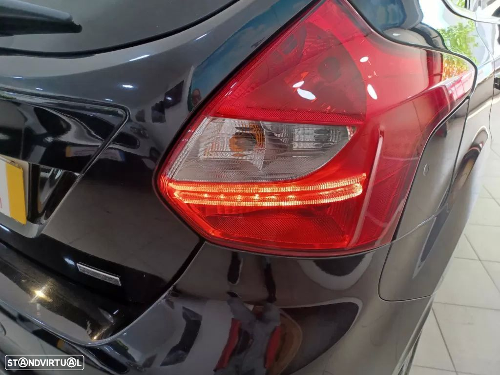 Ford Focus 1.0 EcoBoost S&S TITANIUM - 31
