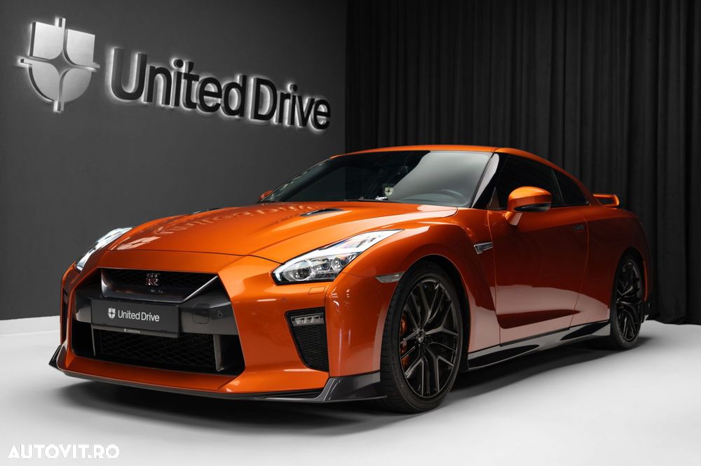 Nissan GT-R - 1